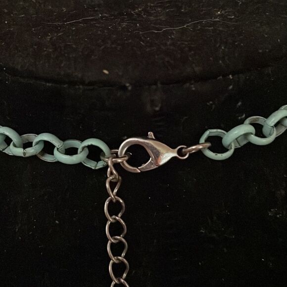 17” Gem Stone King turquoise tone Howlite beaded & Austrian crystal necklace - Picture 10 of 13